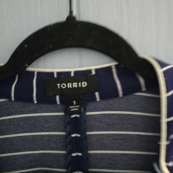 Torrid Navy Striped Open Front Blazer Size 1 – Nautical, Workwear, Minimalist - Picture 3 of 6